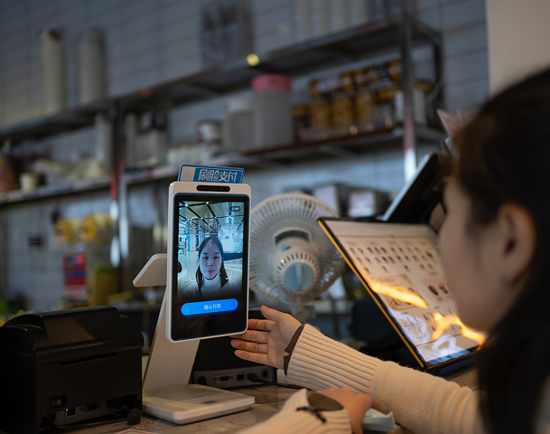 Smart Face Recognition with VIP Alerts